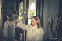 AlleyWaysFashion woman mirror